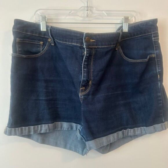 Ava & Viv Midi 5 pocket cuffed denim shorts, size 22W - Picture 1 of 4